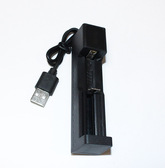 Зарядное устройство универсальное для Li-Ion  1 местное  18650, 26650,.. питание: гнездо USB со шнуром  97122