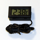 Термометр ЖК с выносным зондом, встраиваемый, 47х28х14мм